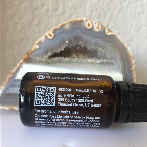 DōTERRA Cedarwood Essential Oil! 🍂 - Picture 6 of 7